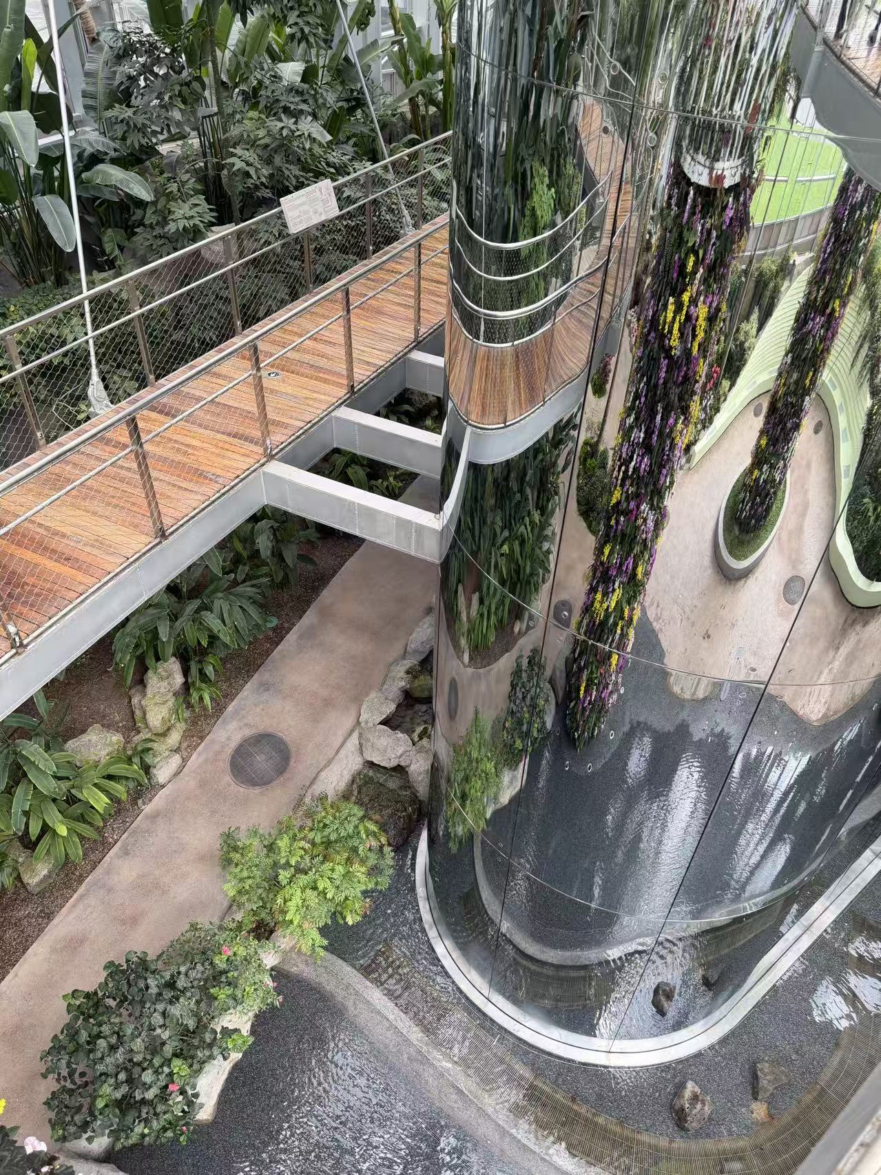 弯曲钢化镜用于幕墙