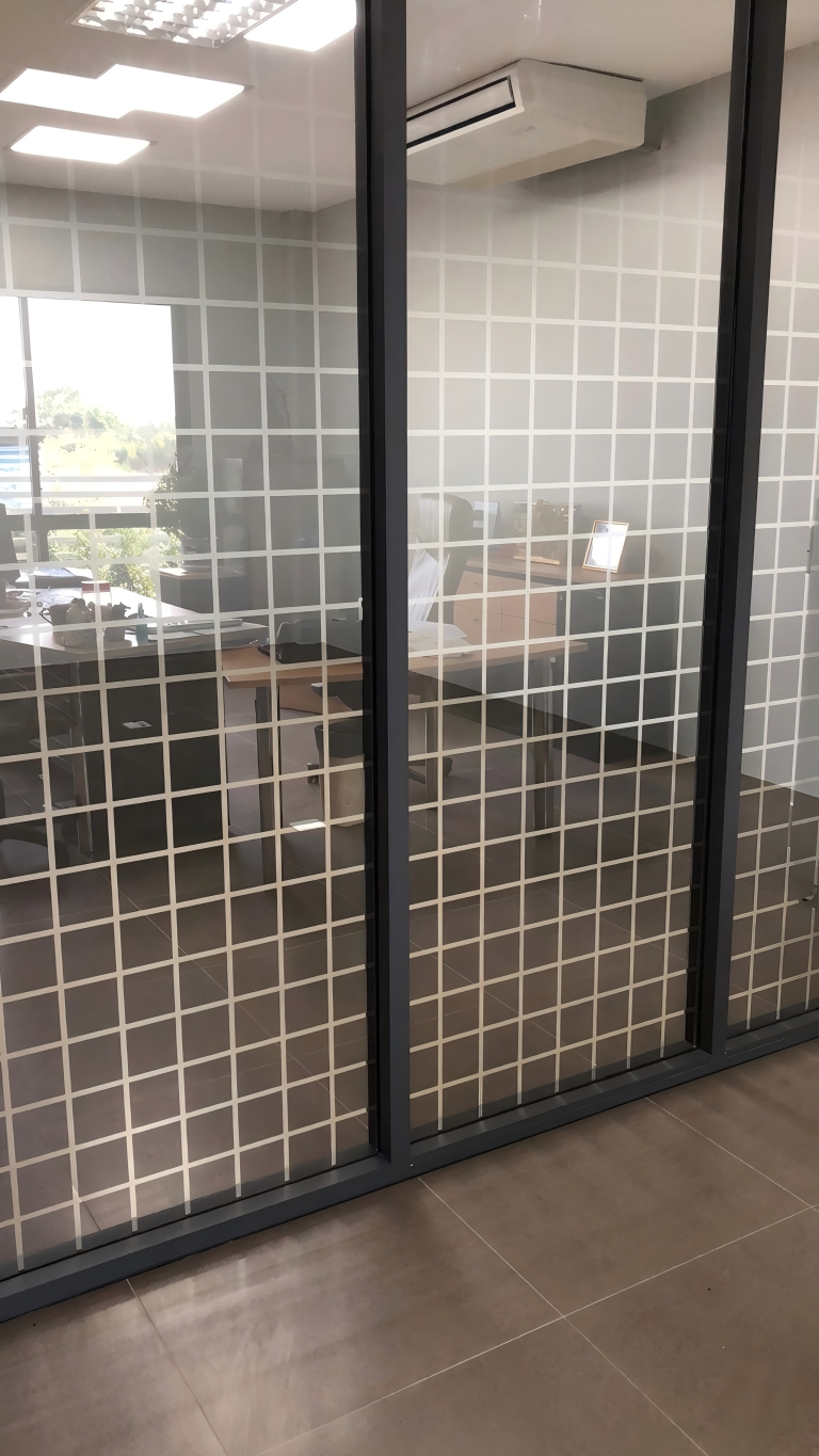 漸層鏡用作隔間